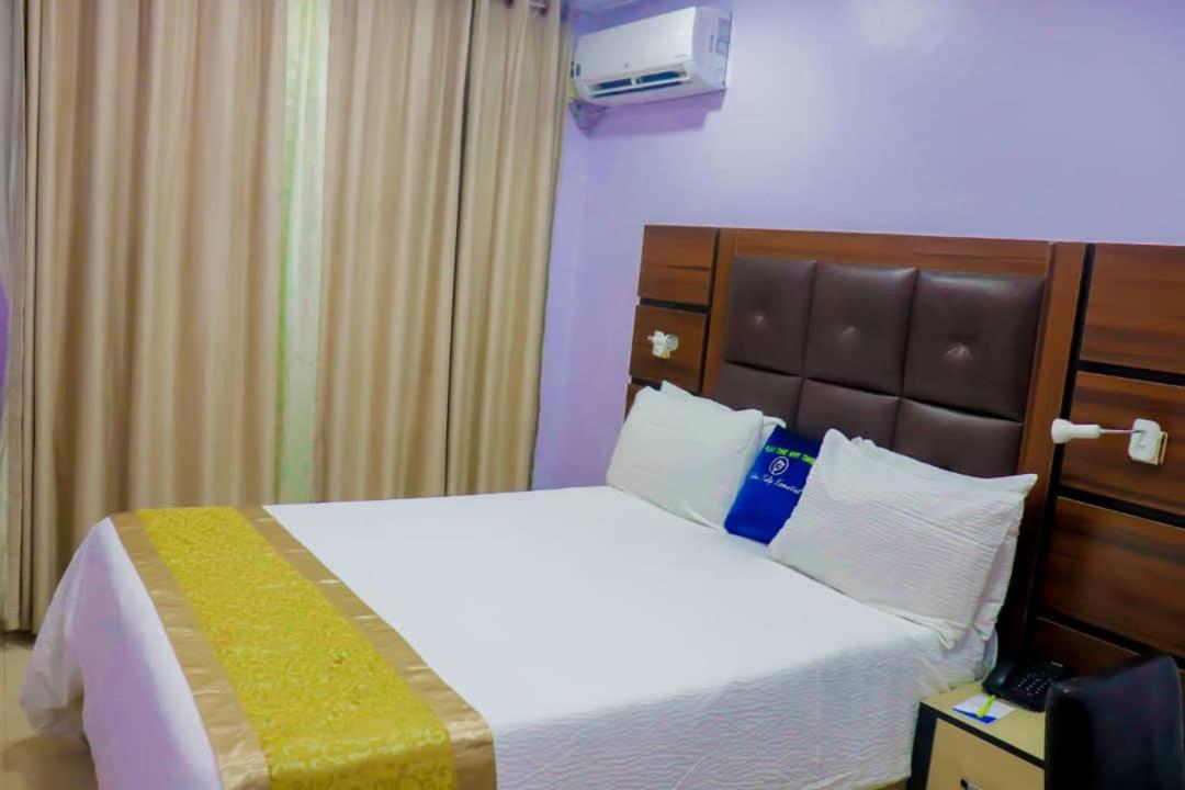 Golden Tulip Hotel- Evergreen Port Harcourt Dış mekan fotoğraf