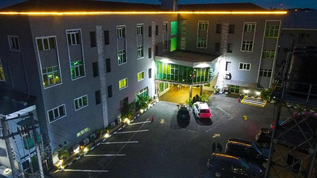 Golden Tulip Hotel- Evergreen Port Harcourt Dış mekan fotoğraf